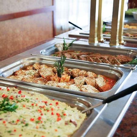 麦迪逊 Fluno Center酒店 餐厅 照片